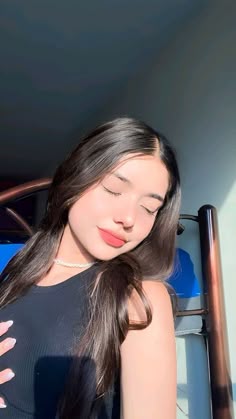 <em>DAYANA</em>